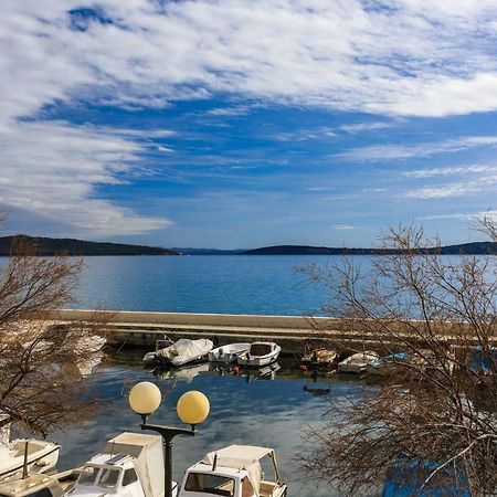 Holiday Home Obrov Kaštela Eksteriør bilde