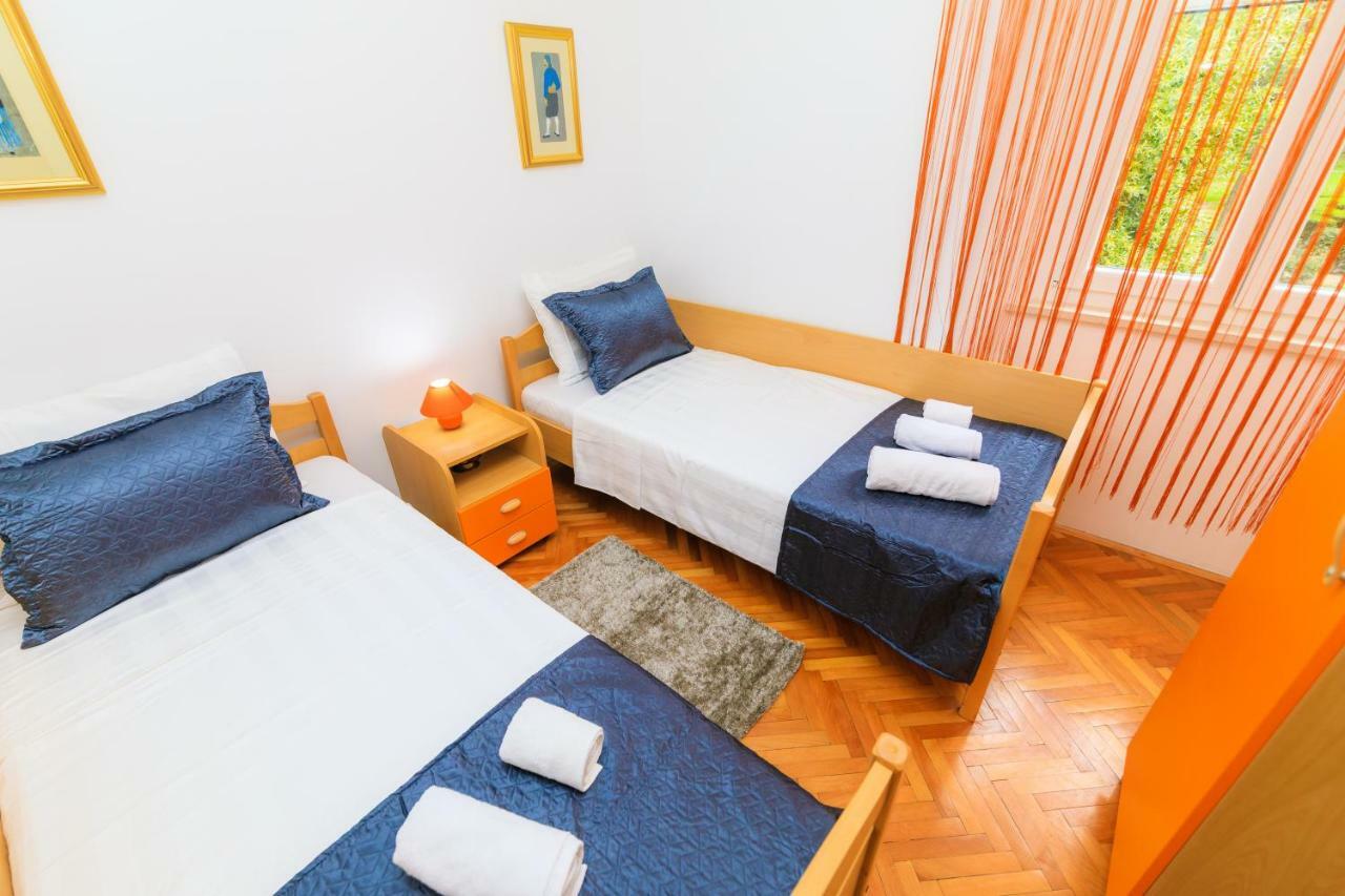 Holiday Home Obrov Kaštela Eksteriør bilde
