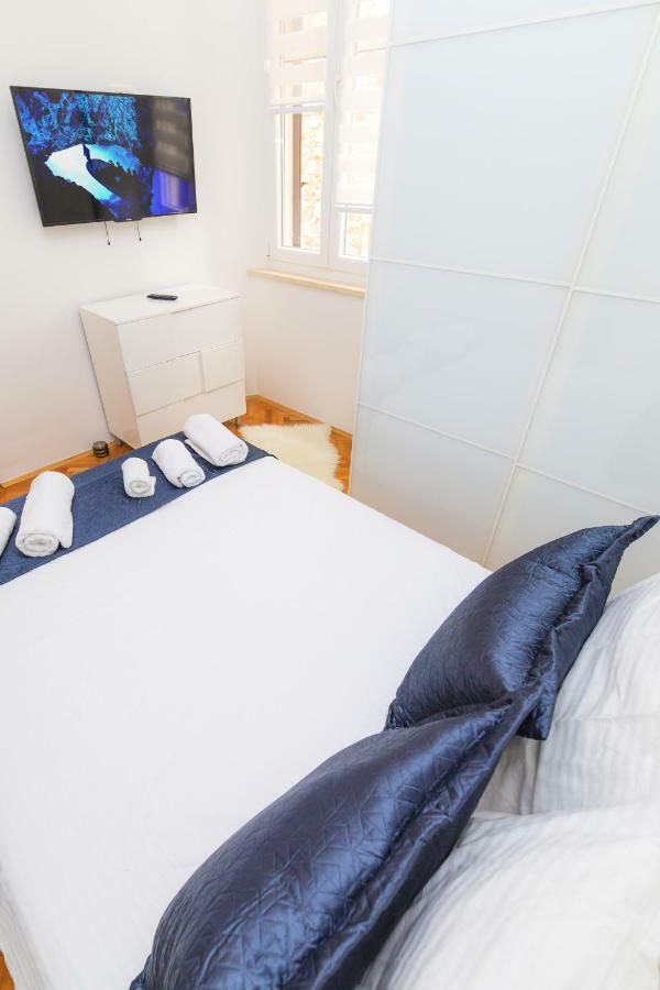Holiday Home Obrov Kaštela Eksteriør bilde