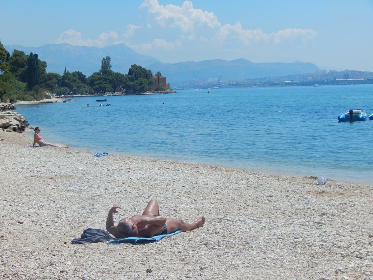 Holiday Home Obrov Kaštela Eksteriør bilde